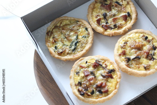 lorraine quiche baked pie savoury pie 