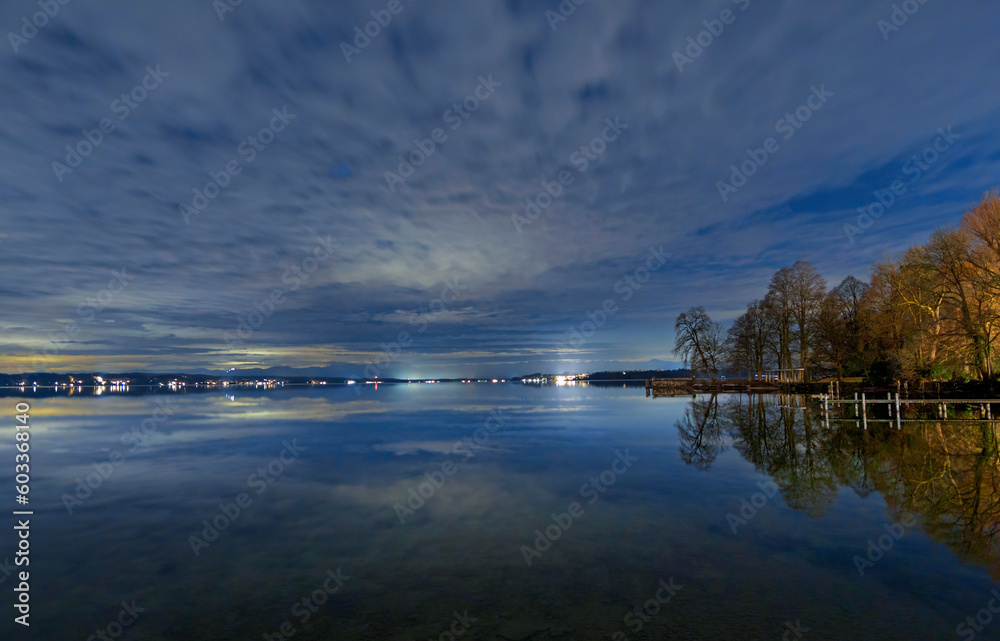 Nachthimmel am Starnberger See bei Tutzing, Bayern Deutschland