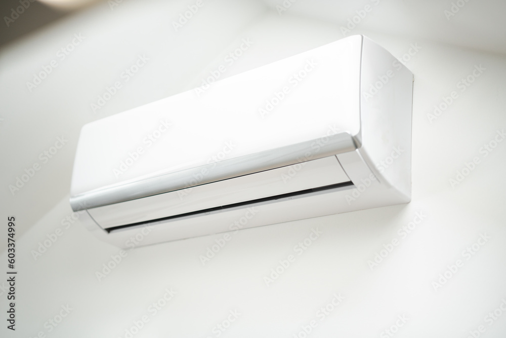 Room cooling device. Protection in the summer heat. Domestic air conditioning. Room cooling device. Protection in the summer heat. Domestic air conditioning.