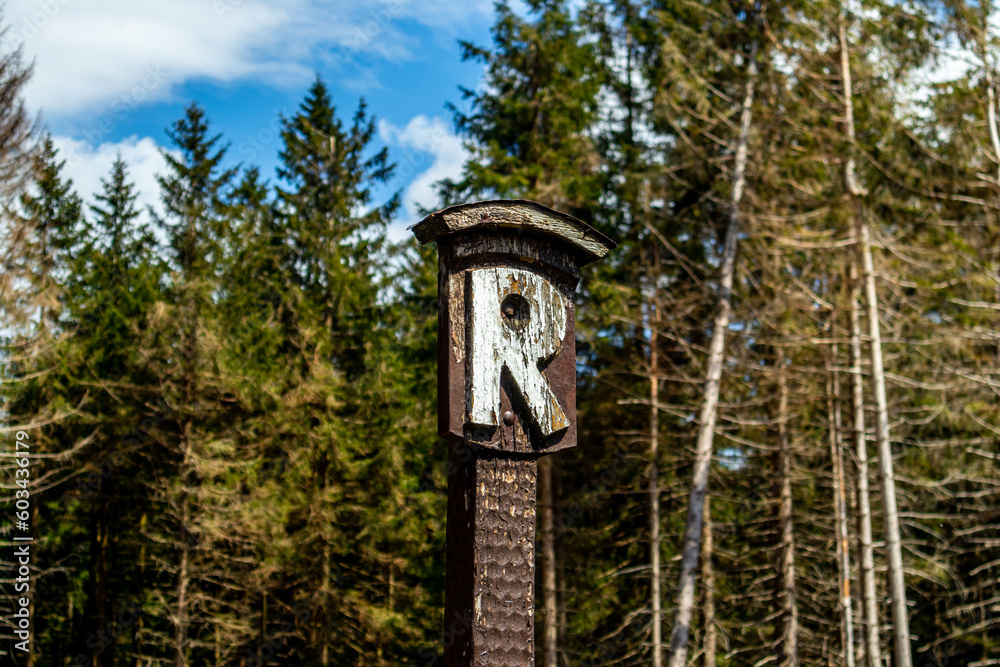 Erste Schritte auf dem Rennsteig zwischen Hörschel und Blankenstein im schönen Frühling - Thüringen - Deutschland
Erste Schritte auf dem Rennsteig zwischen Hörschel und Blankenstein im schönen Frühling - Thüringen - Deutschland