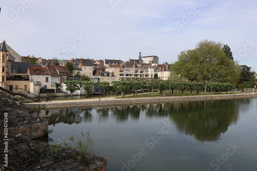 Le canal de Berry, ville de Vierzon, département du Cher, France