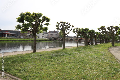 Εκτύπωση καμβά Le square Lucien Beaufrere, parc public, ville de Vierzon, département du Cher,