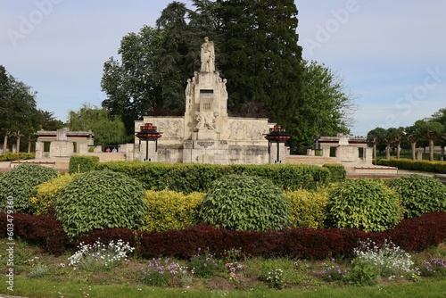 Le square Lucien Beaufrere, parc public, ville de Vierzon, département du Cher, France