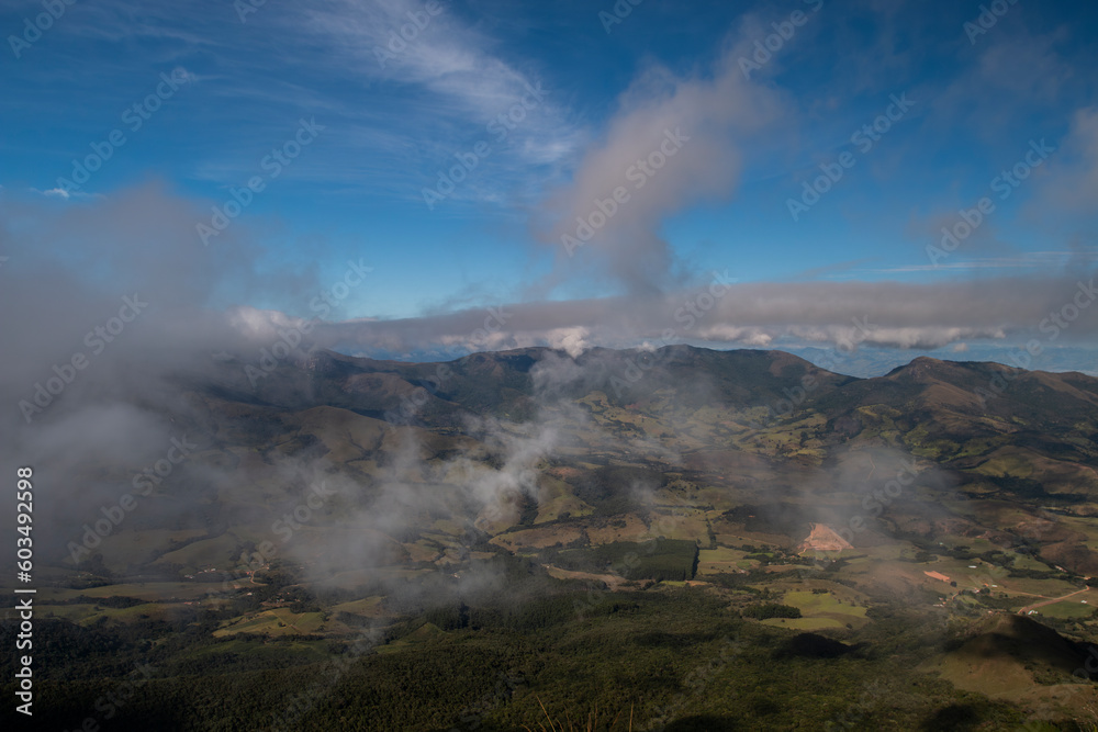 Vista das montanhas a cima das nuvens, Mantiqueira, Minas Gerais, Brasil