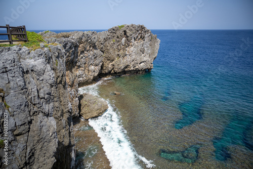 沖縄県国頭郡国頭村辺戸の辺戸岬や宇佐浜の海を地上で撮影した風景 Scenery of the sea at Cape Hendo and Usahama in Hendo, Kunigami-son, Kunigami-gun, Okinawa, photographed on the ground. photo