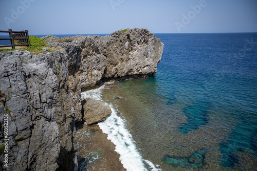 沖縄県国頭郡国頭村辺戸の辺戸岬や宇佐浜の海を地上で撮影した風景 Scenery of the sea at Cape Hendo and Usahama in Hendo, Kunigami-son, Kunigami-gun, Okinawa, photographed on the ground. photo