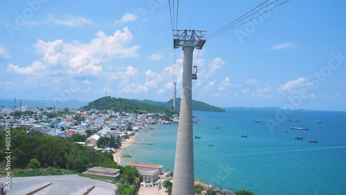 ベトナム　フーコック島　世界最長のケーブルカーからの景色