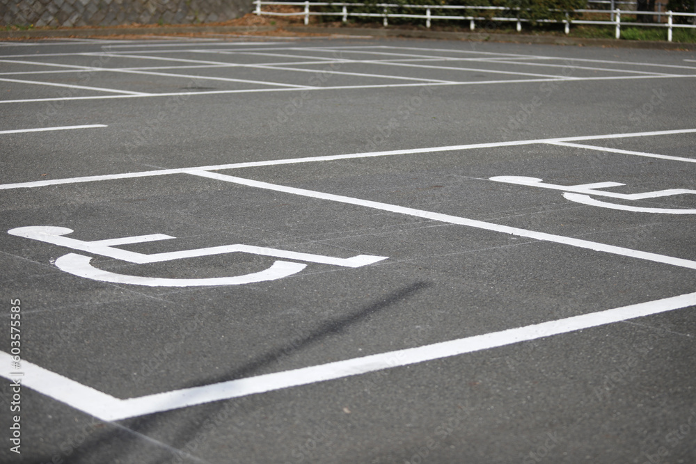 駐車場の優先スペース(Priority parking)