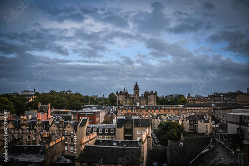 Edinburgh Cityscape with George Eliot School in the Background - Scotland © Pedro