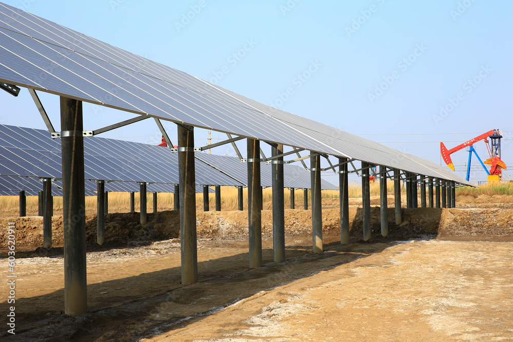Oil pump with solar panels