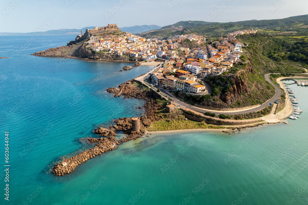 Sardegna, veduta aerea del borgo di Castelsardo.