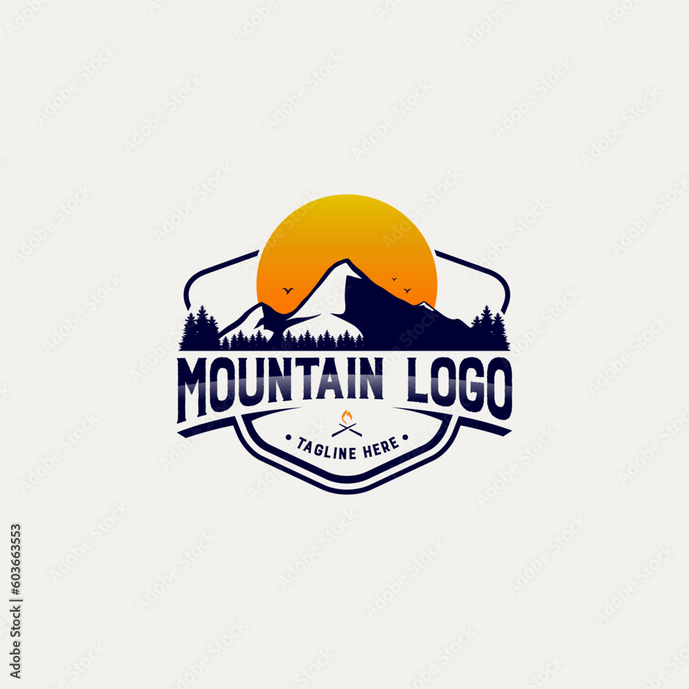 Fototapeta premium Vektor Stok Mountain Logo Design Vector Illustration Outdoor