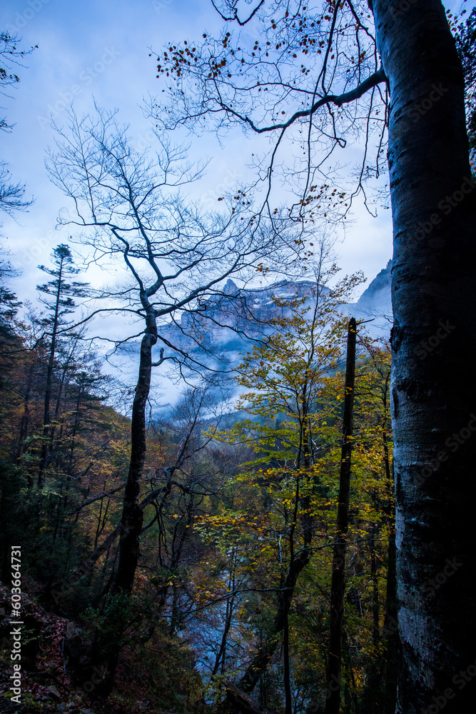 Obraz premium Autumn in Ordesa and Monte Perdido National Park, Spain