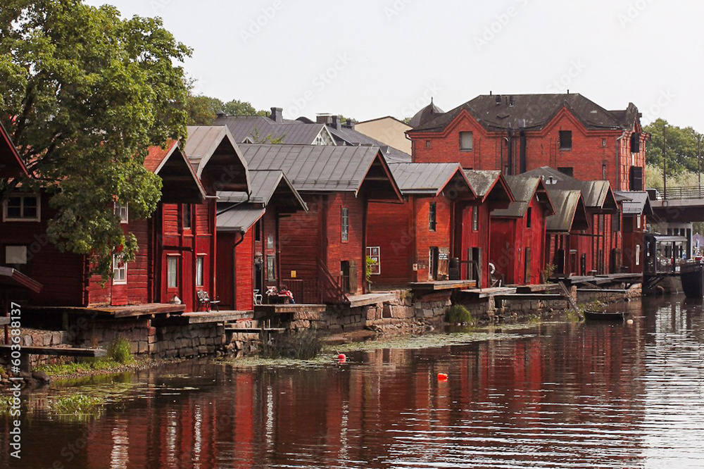 houses on the river houses on the river