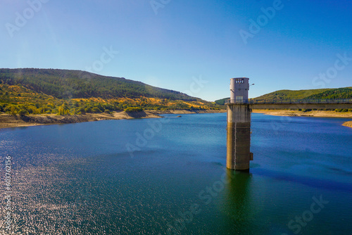 Lago, Embalse, Presa