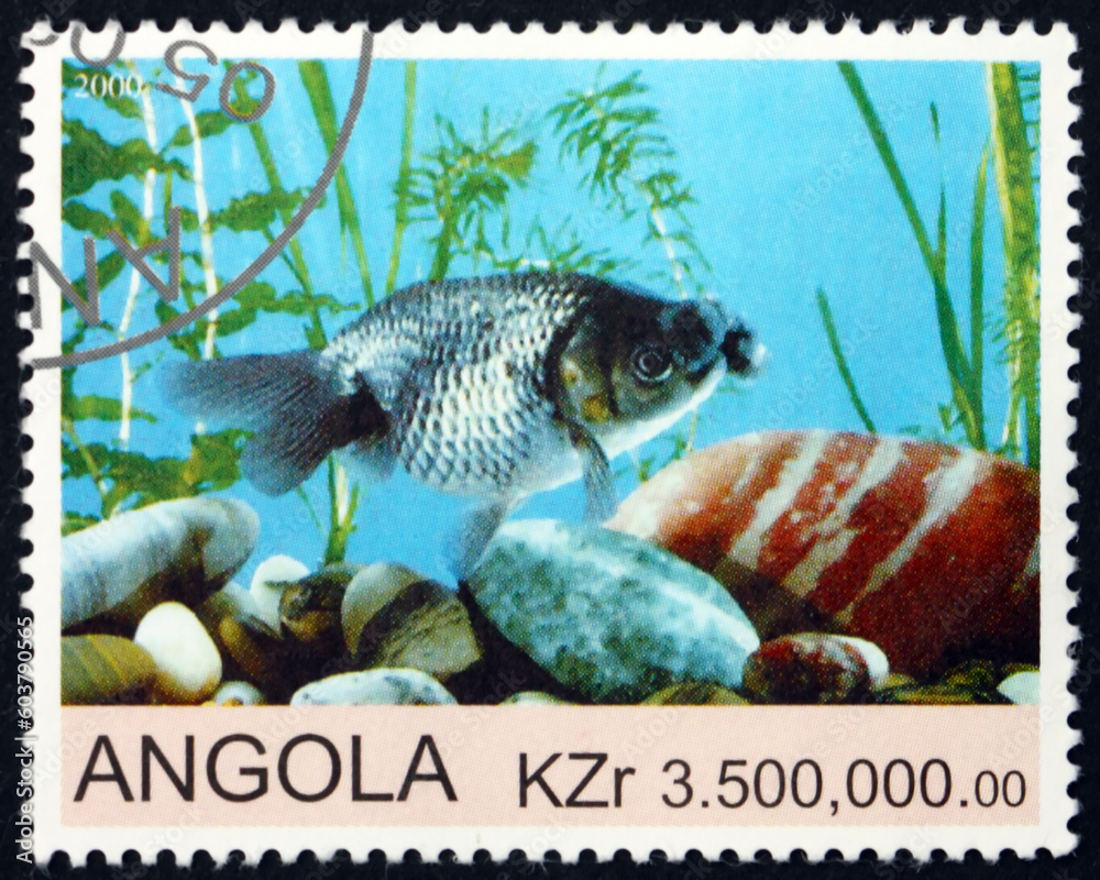 Postage stamp Angola 2000 goldfish