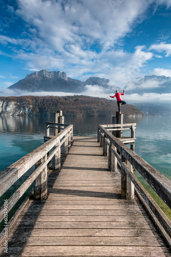 A la recherche de l'équilibre sur les berges du lac d'Annecy