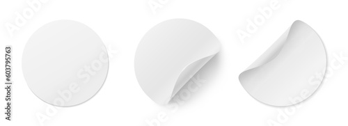 Stickers with curved edges on a white background. A set of round, paper tags. Sheets for notes. Vector illustration