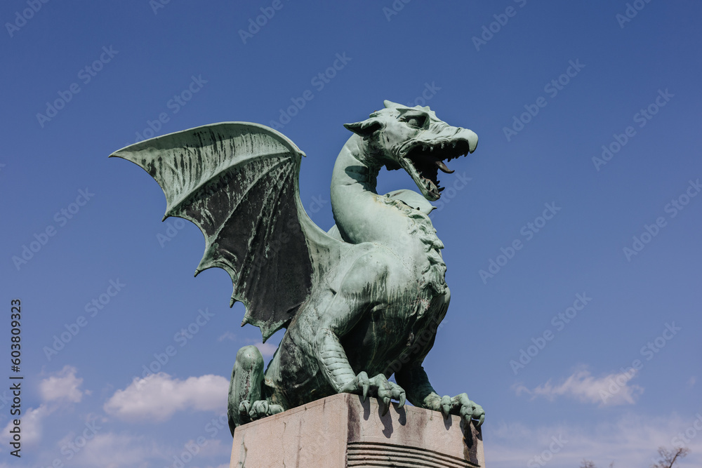 Fototapeta premium Dragon statue at the famous dragon bride in Ljubljana, Slovenia