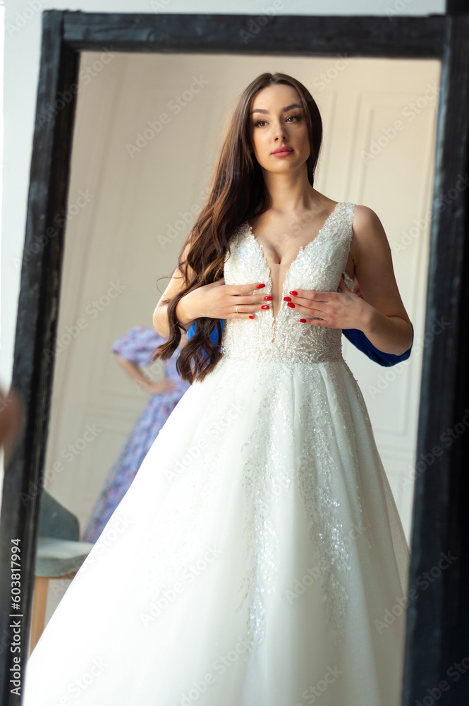Naklejka premium Stylish fashion woman bride wedding dress