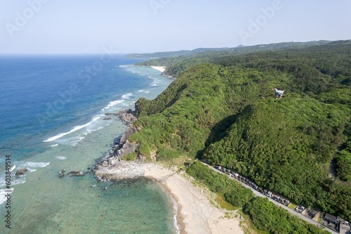 沖縄県国頭郡国頭村辺戸の辺戸岬、宇佐浜の海をドローンで空撮した風景 Aerial drone view of the sea at Cape Hendo and Usahama beach in Hendo, Kunigami-mura, Kunigami-gun, Okinawa, Japan 