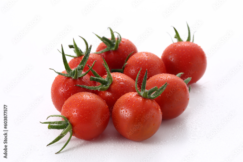 新鮮なミニトマト　白背景