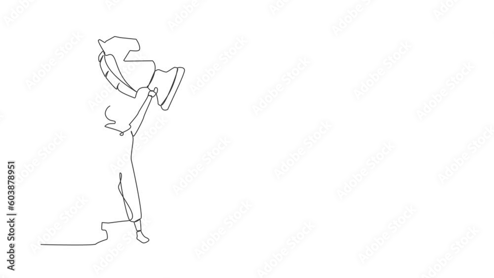 Animated self drawing of continuous line draw Arabian businesswoman holding horse chess piece. Successful entrepreneurship tactics or strategy, superiority in business. Full length one line animation Animated self drawing of continuous line draw Arabian businesswoman holding horse chess piece. Successful entrepreneurship tactics or strategy, superiority in business. Full length one line animation