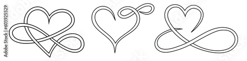Vintage heart icon vector set. love illustration sign collection. romance symbol.