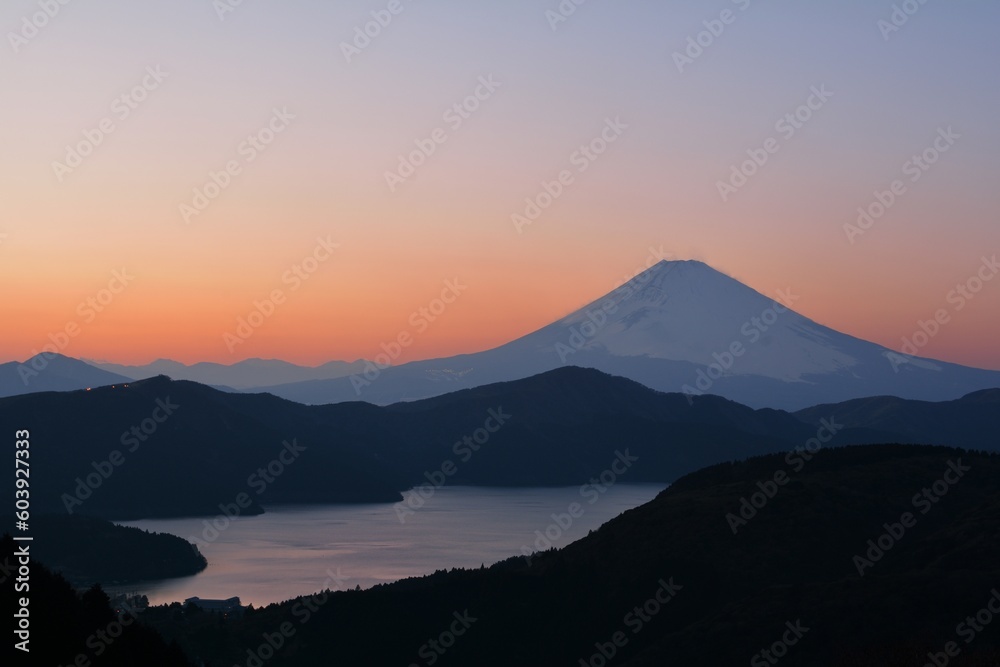 黄昏の富士山