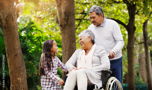Φωτογραφία Love, happy family and grandparents with grandchild in a nature park outdoors