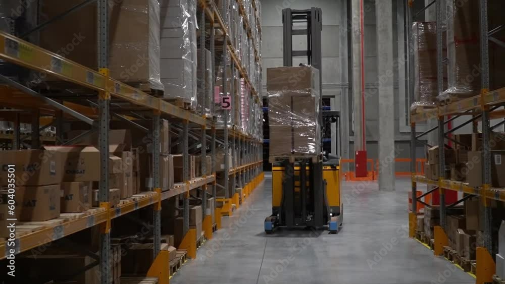 Seamless Cargo Handling in Expansive Storage using Forklift Logistics Seamless Cargo Handling in Expansive Storage using Forklift Logistics