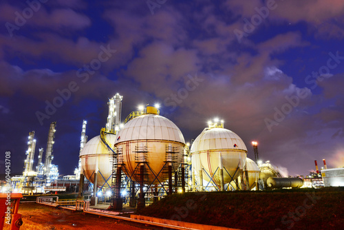 A factory that produces petrochemical derivatives such as ethylene, benzene, polypropylene