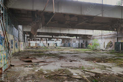 Alte Halle - Beatiful Decay - Abandoned - Verlassener Ort - Urbex / Urbexing - Lost Place - Artwork - Creepy - High quality photo 