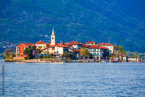 Wallpaper Mural Isola Pescatori, Lago Maggiore Lake Torontodigital.ca