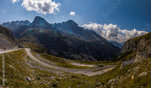 Obraz na płótnie Clouds over mountain scenic road Stelvio Pass in Alps w salonie