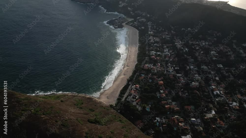 Itacoatiara Beach, Niteroi, Rio de Janeiro - Brasilien - Super-Totale, während Sonnenuntergang