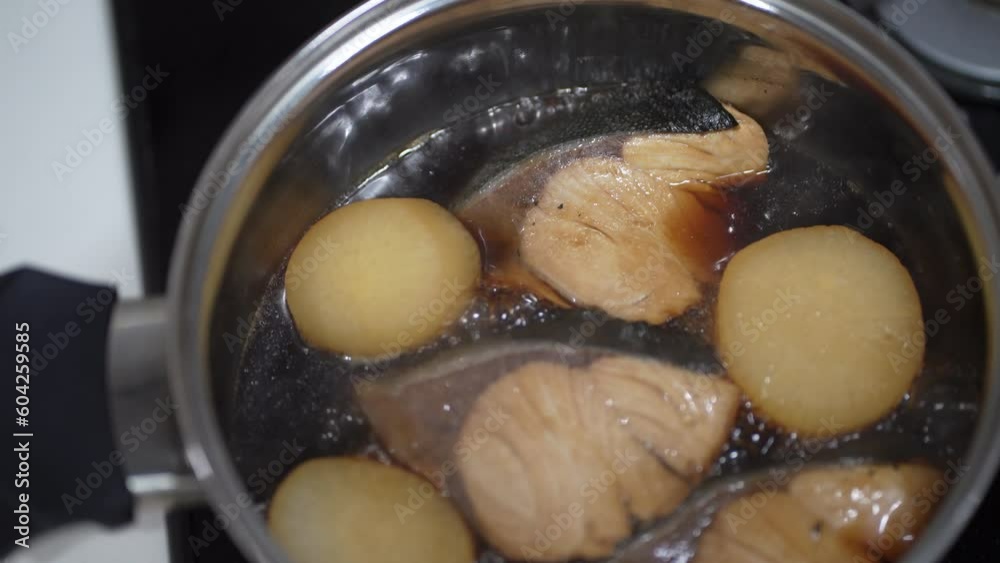 ぶり大根を作る様子 ぶり大根を作る様子