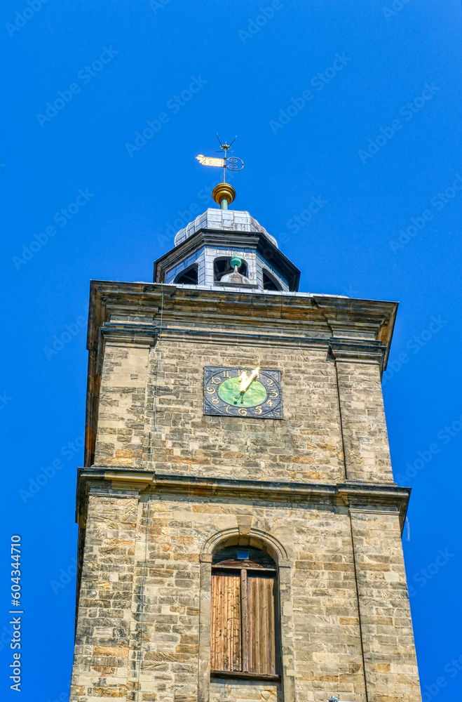 Historischer Kirchturm in der Altstadt von Goslar