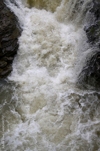 Fiume in piena | alluvione