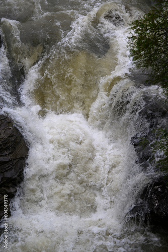 Fiume in piena | alluvione