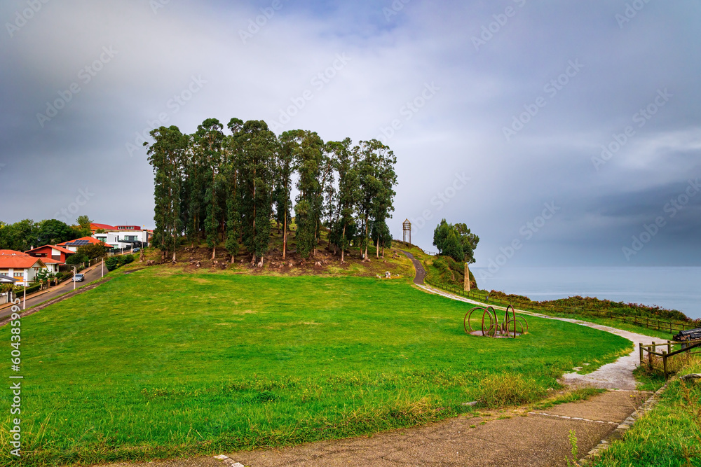 Naklejka premium The city's seaside park Candas