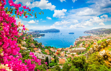 Fotobehang Nice Zicht op Côte d'Azur in Frankrijk  © neirfy