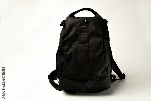 mochila negra para niño y adulto para el campo y el colegio 