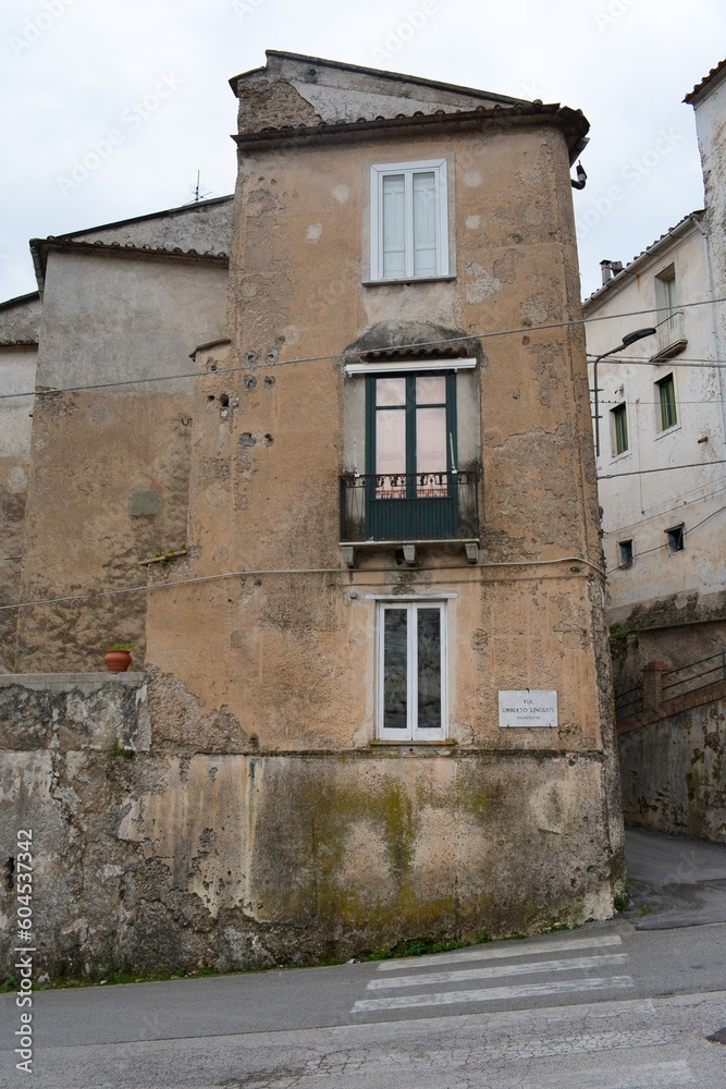 PAESAGGIO URBANO,GIFFONI VALLE PIANA,ITALIA,9 MAGGIO 2023.