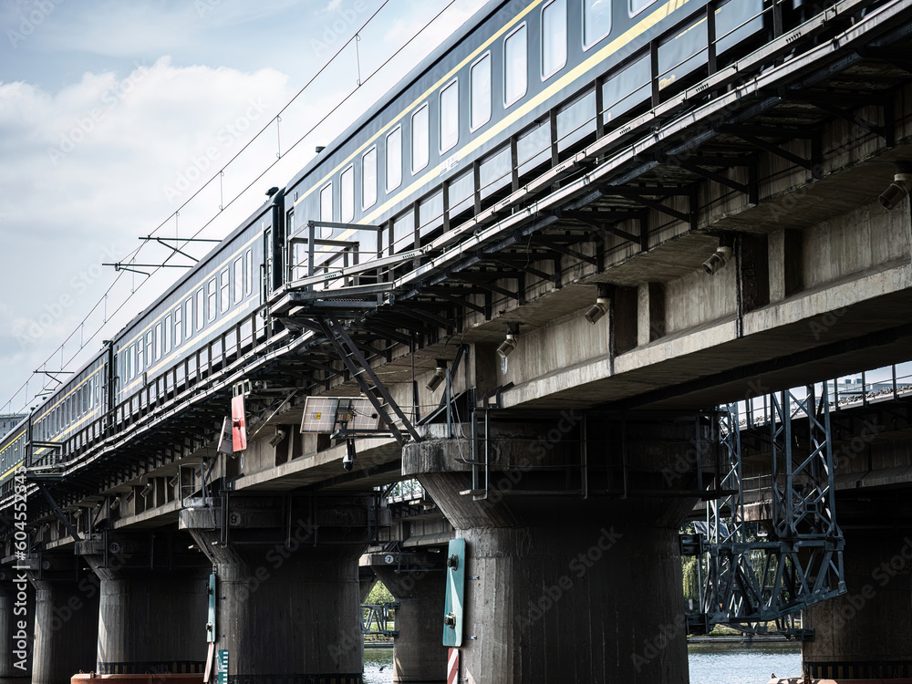 100 million pixel high-definition urban buildings and bridges 100 million pixel high-definition urban buildings and bridges