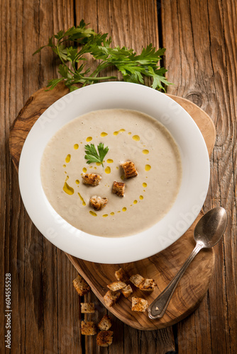 leek soup with toasted slice bread