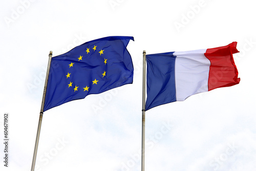 Die Trikolore und die Europafahne photo
