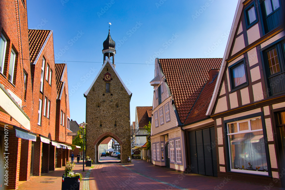 Stadttor von Quakenbrück. Aufnahme im Frühling Stadttor von Quakenbrück. Aufnahme im Frühling