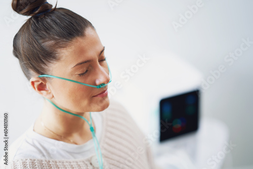 Picture of woman having molecular hydrogen inhalation