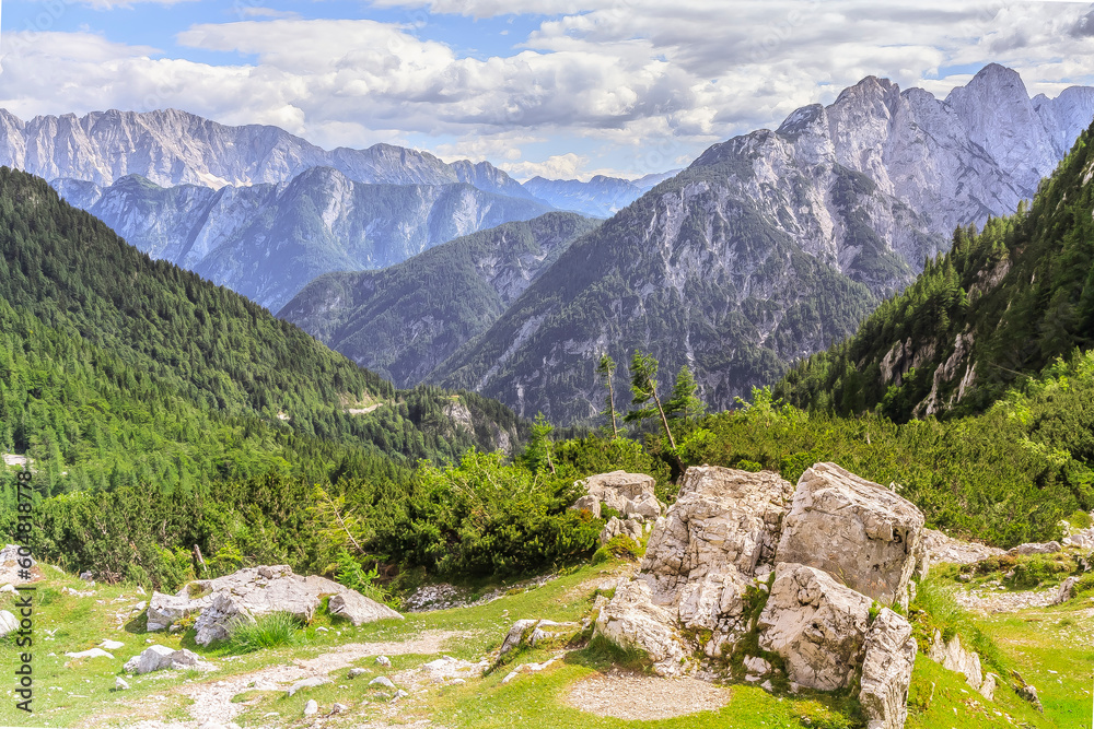 View to the south from the vicinity of the Vršič pass in the Julian Alps (Slovenia). In the distance, the Špičje ridge on the left, the Mojstrovka massif on the right.